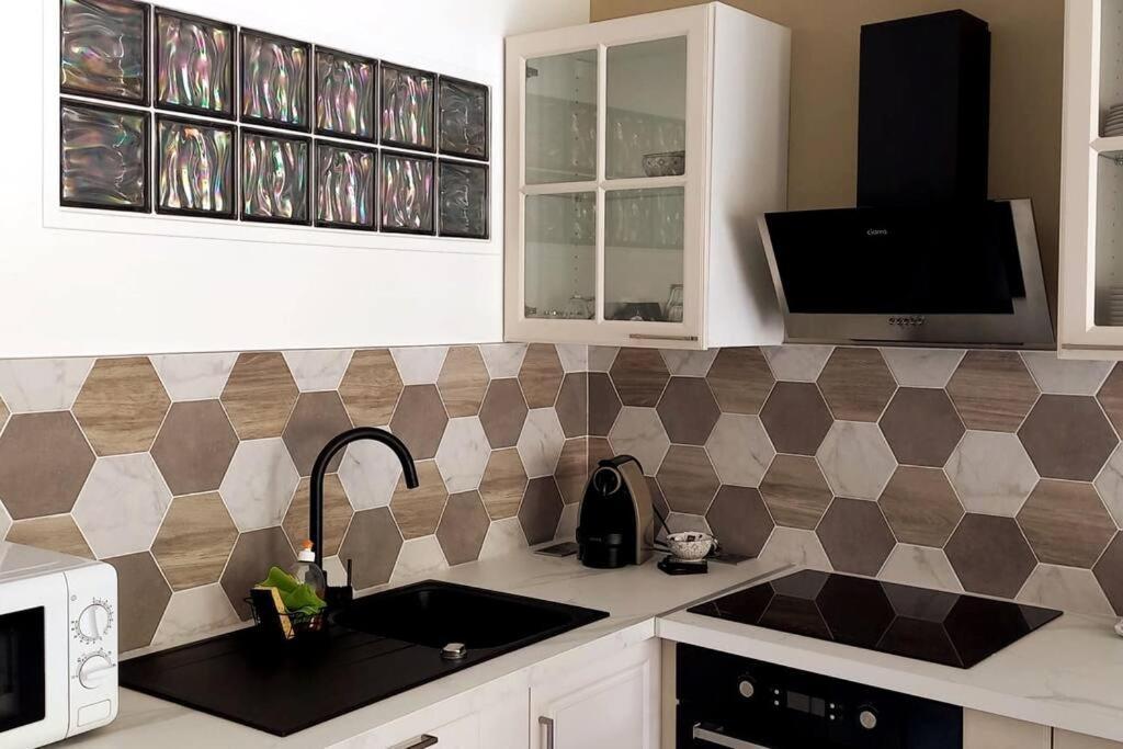 Immeuble Le Regency, Appartement 4 Pieces, 80 Metres De La Plage Menton Extérieur photo