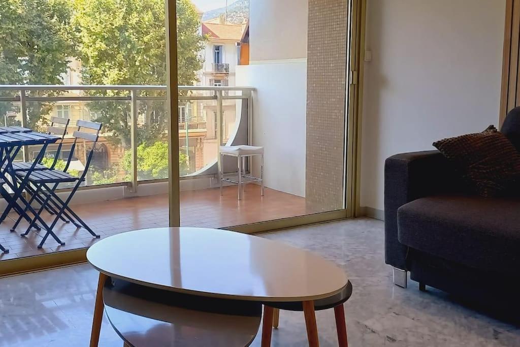 Immeuble Le Regency, Appartement 4 Pieces, 80 Metres De La Plage Menton Extérieur photo