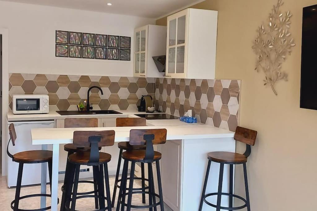 Immeuble Le Regency, Appartement 4 Pieces, 80 Metres De La Plage Menton Extérieur photo