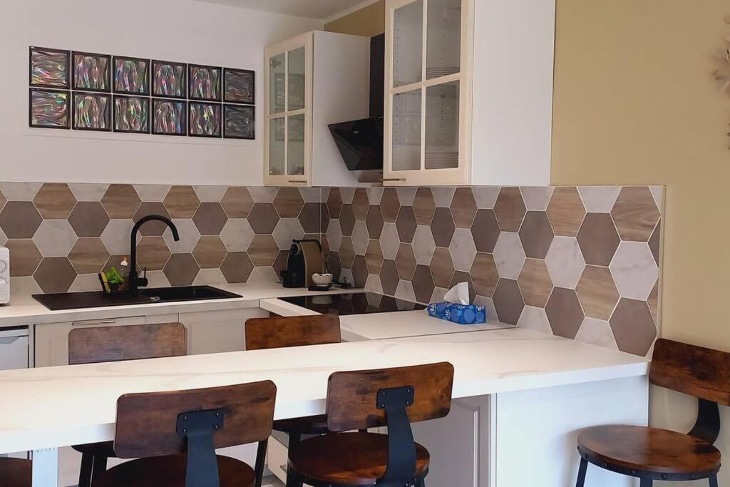 Immeuble Le Regency, Appartement 4 Pieces, 80 Metres De La Plage Menton Extérieur photo