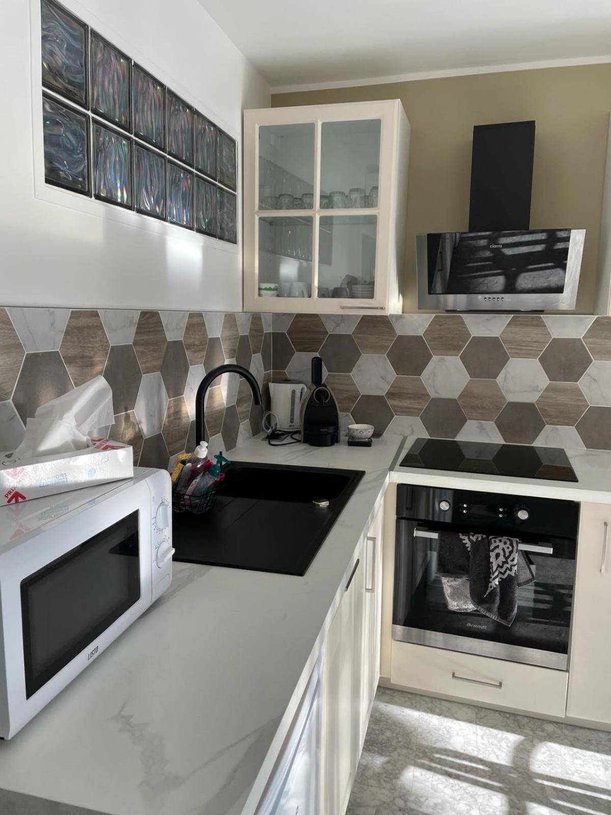 Immeuble Le Regency, Appartement 4 Pieces, 80 Metres De La Plage Menton Extérieur photo