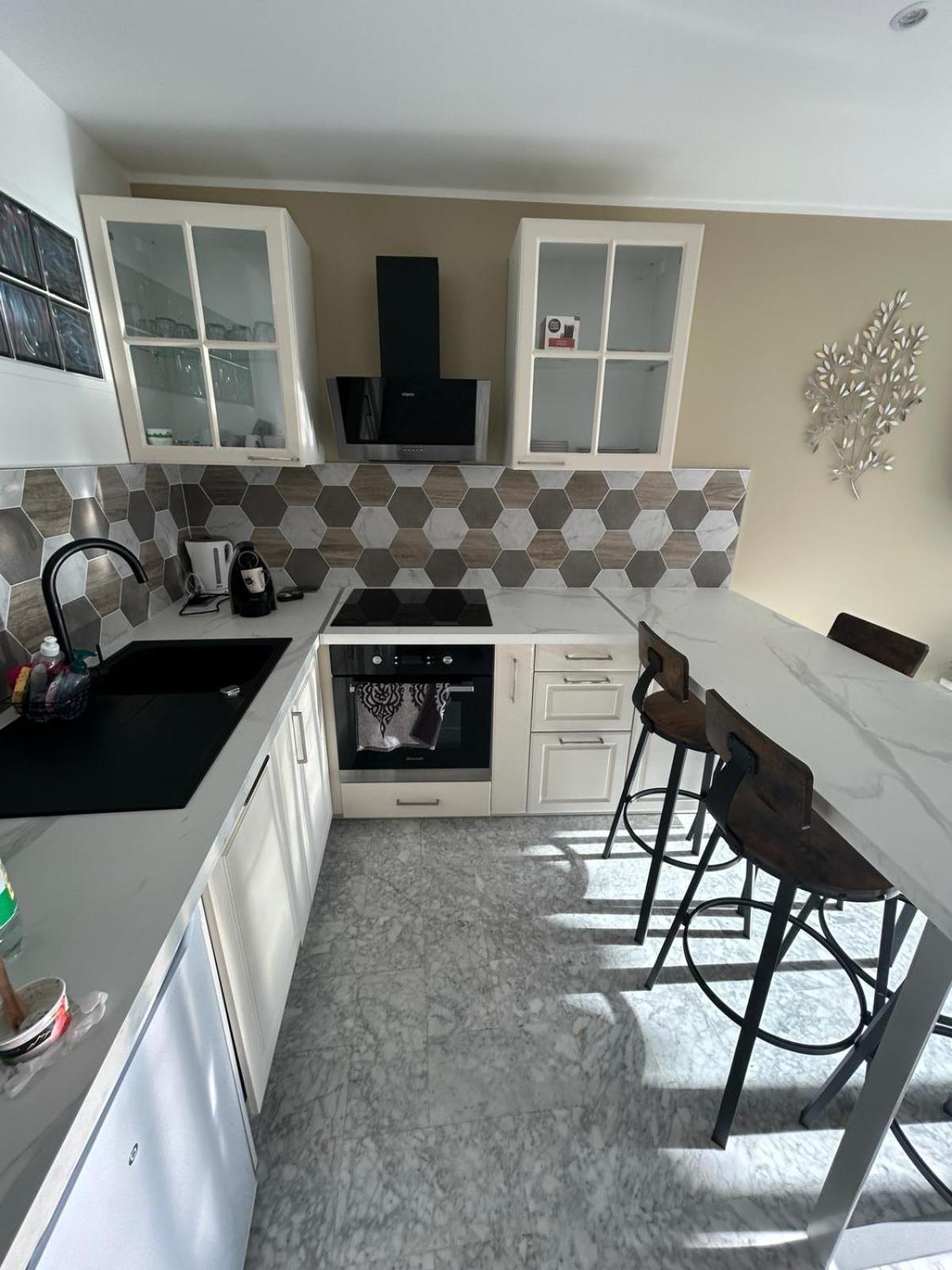 Immeuble Le Regency, Appartement 4 Pieces, 80 Metres De La Plage Menton Extérieur photo